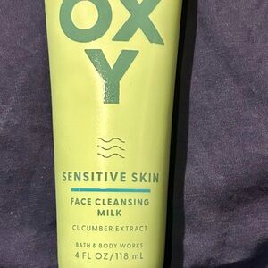 Sensitive Skin Face Cleansing Milk - cucumber new